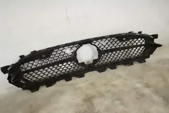 Grila Centrala Radiator Originala In Stare Buna Facelift 2023 2024  Me - Foto 5