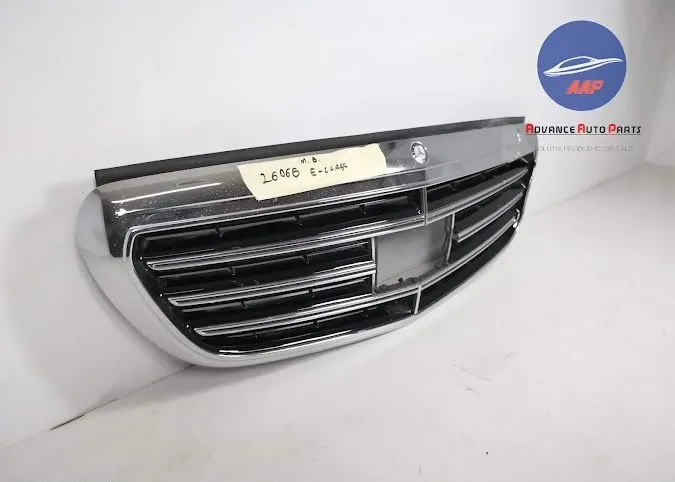 Grila Centrala Radiator originala cu suport distronic Mercedes-Benz E- - Foto 2