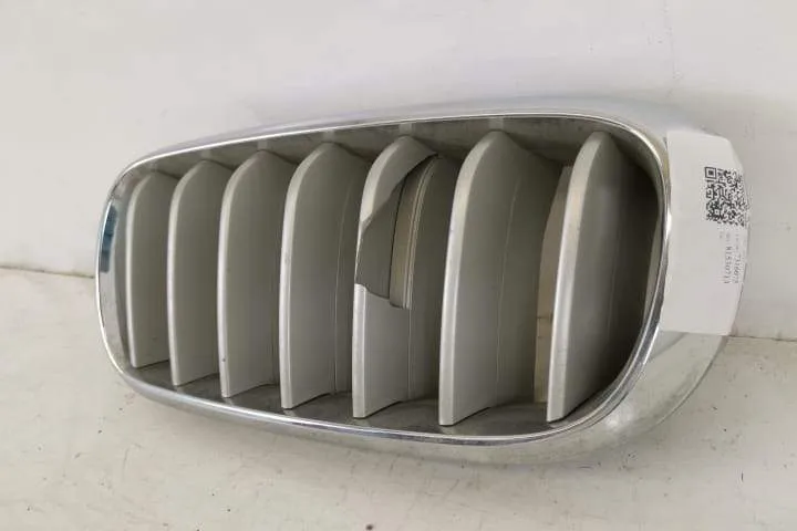 Grila Nara Stanga Originala Avariata BMW  X5  F15 [2013 - 2018] - Foto 3