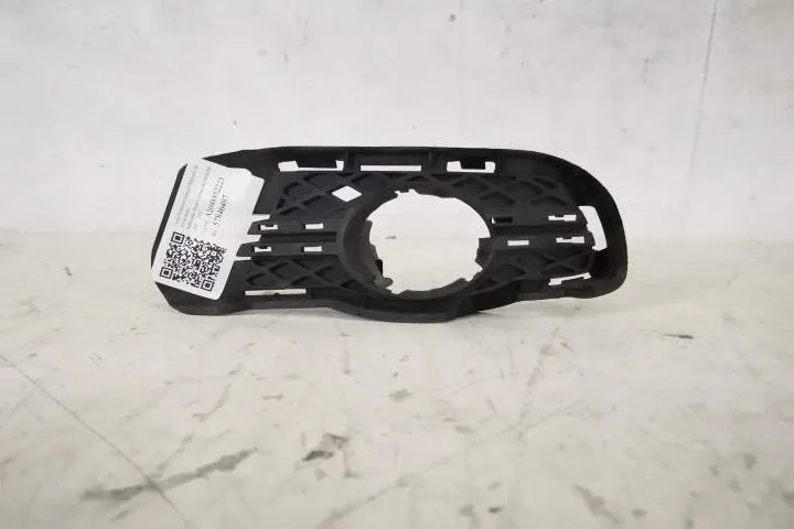 Grila Proiector Stanga Originala In Stare Buna Mercedes-Benz  C-Class