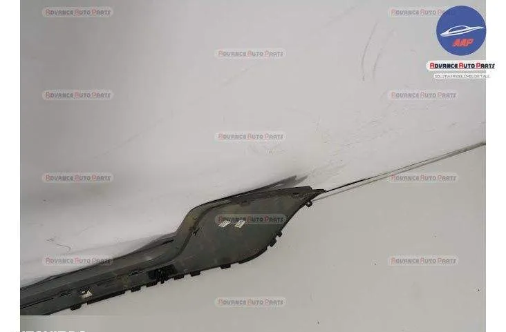 Ornament Spoiler Bara Spate R Dynamic original Vogue Land Rover  Range - Foto 4