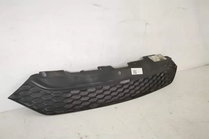 Grila Centrala Radiator Originala In Stare Buna IVECO  Daily  6 [2014 - Foto 2