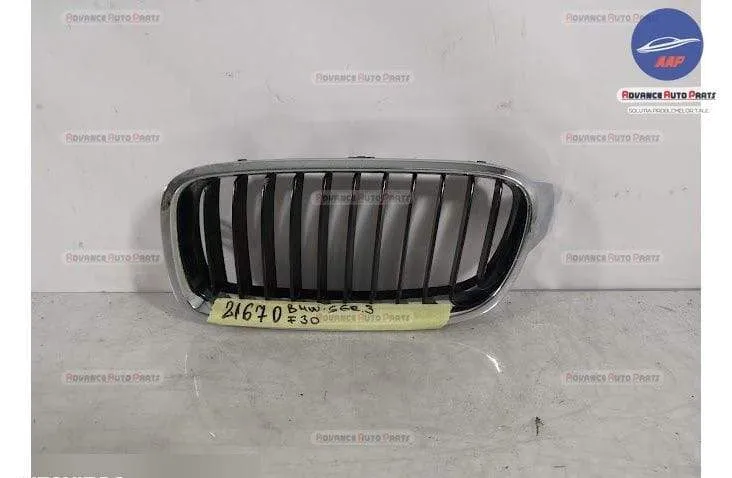 Grila Centrala Radiator Nara Stanga originala BMW  Seria 3  F30/F31/F3