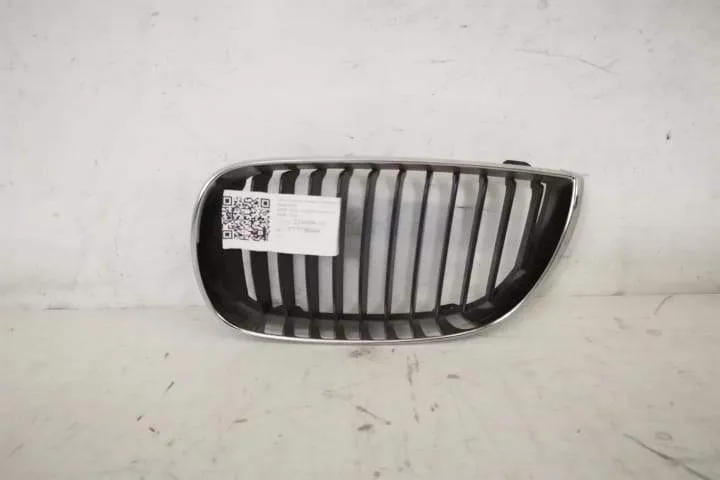 Grila Centrala Dreapta Originala In Stare Buna BMW  Seria 3  E90/E91/E