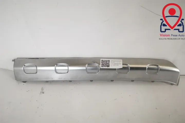 Ornament Crom Fusta Spoiler Bara Fata Original In Stare Buna W463 Merc