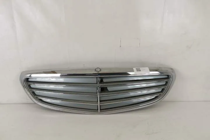 Grila Centrala Originala Avariata Mercedes-Benz  C-Class  W205/S205/C2