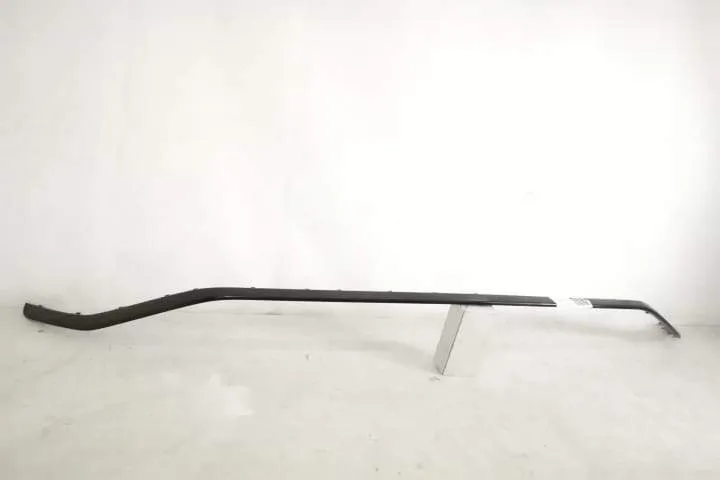 Ornament Fusta Spoiler Bara Fata Original In Stare Buna S Line SQ8 Aud - Foto 2