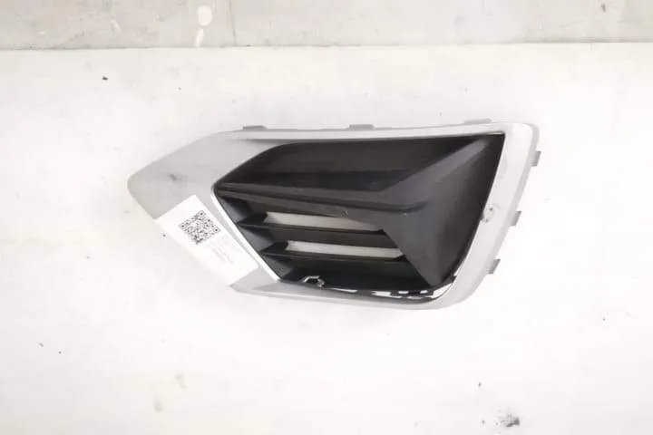 Grila Proiector Laterala Dreapta Originala In Stare Buna  Audi  Q3  F3