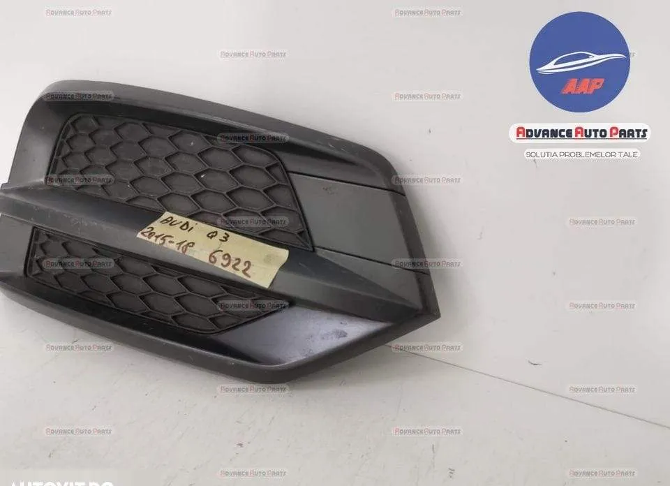 Grila proiector dreapta originala Audi  Q3  8U [facelift] [2014 - 2020 - Foto 3