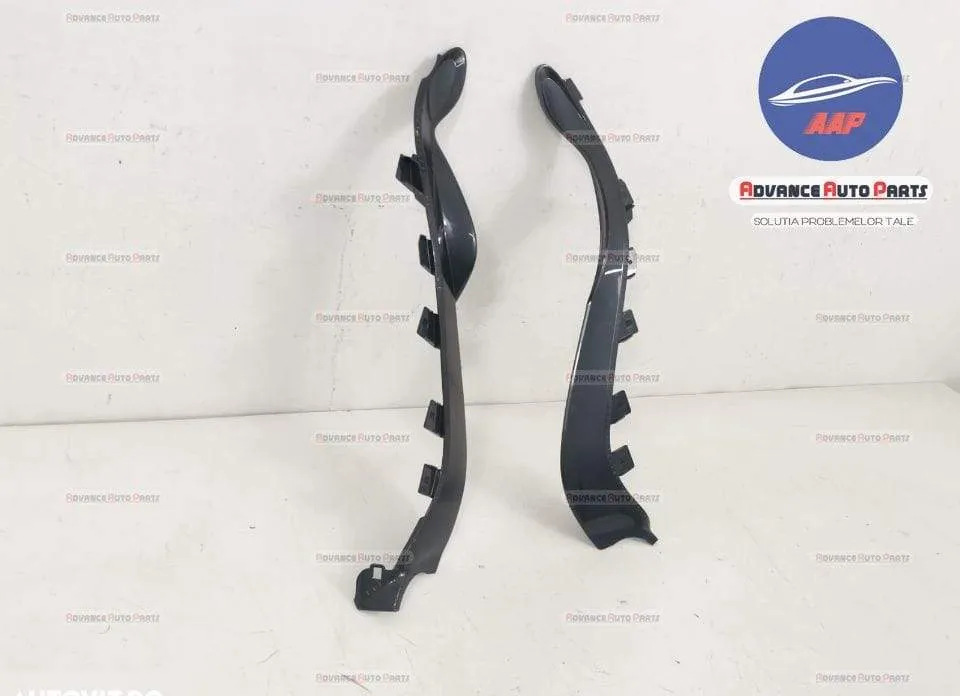 Set stanga dreapta ornamente scaun original in stare buna Audi  TT  8S - Foto 3