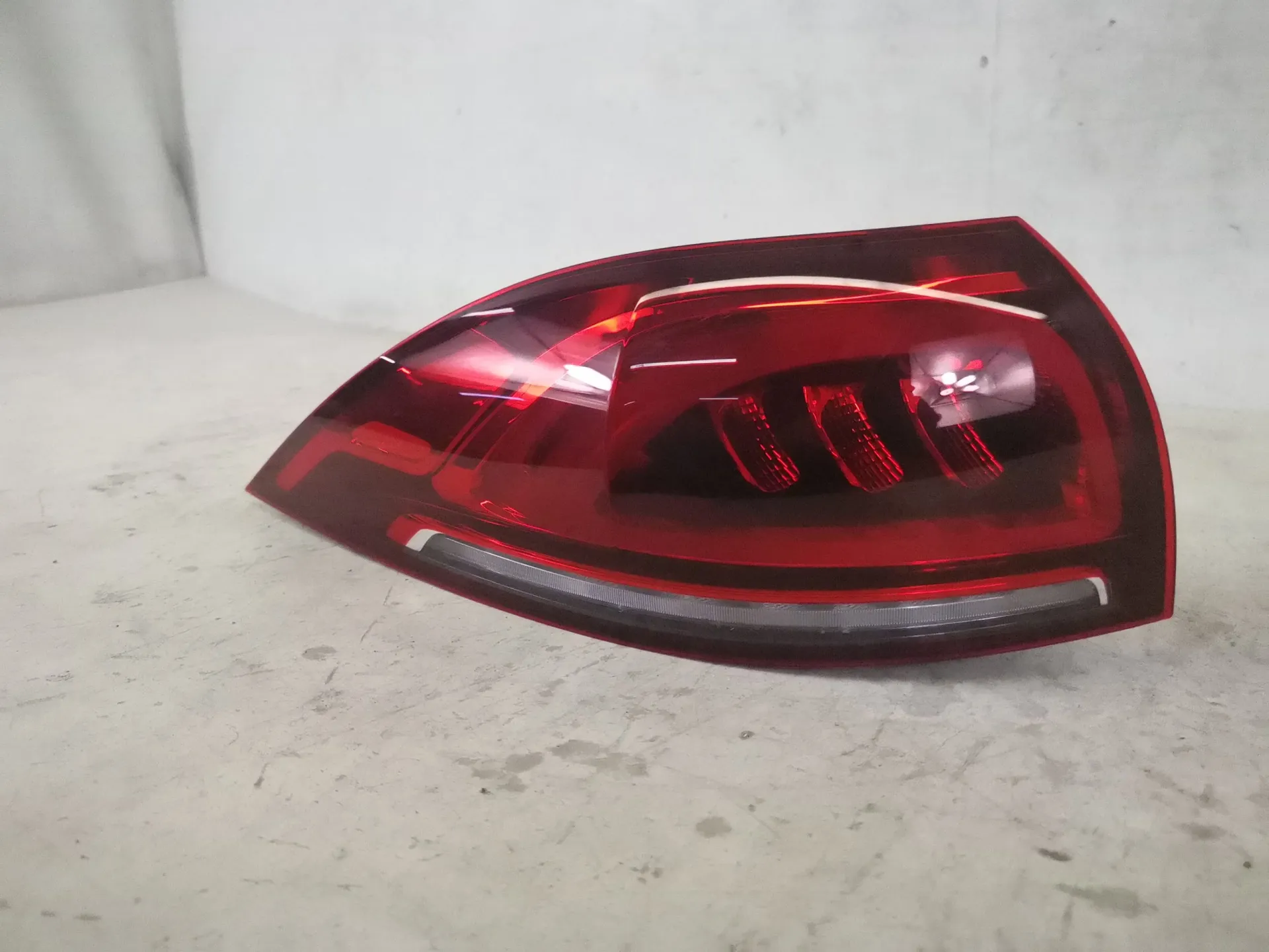 Lampa Stop Frana Stanga Originala In Stare Buna Mercedes-Benz  GLE  1 - Foto 3