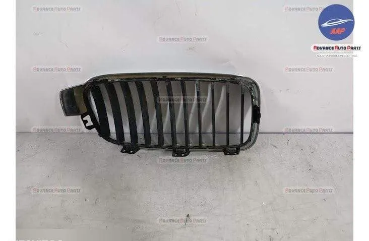 Grila Centrala Radiator Nara Stanga originala BMW  Seria 3  F30/F31/F3 - Foto 4