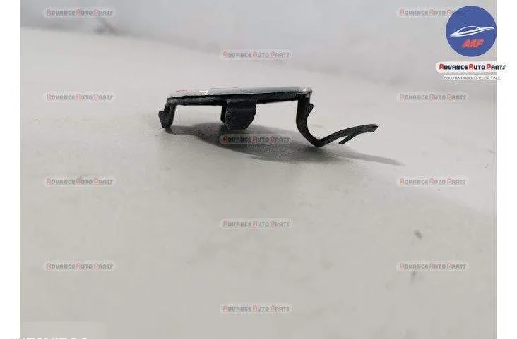 Capac Carlig Bara Fata Dacia  Sandero 2 2013 2014 2015 2016 Original I