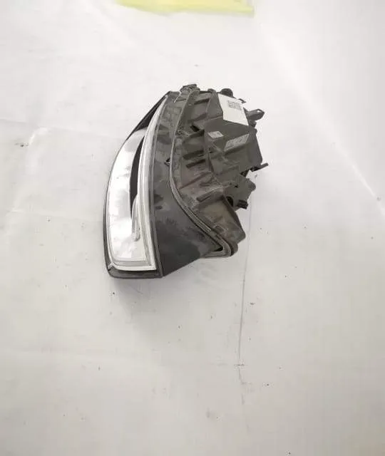Far Dreapta Original XENON Avariat Audi  Q3  8U [2011 - 2014] - Foto 3