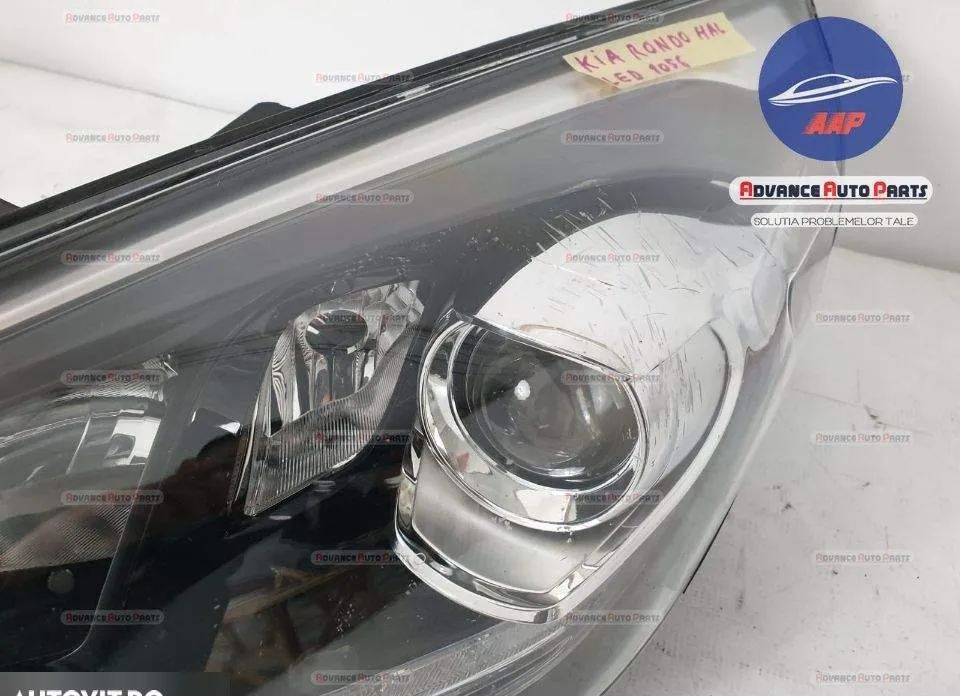 Far stanga halogen si led original in stare buna Kia  Rondo  1 [faceli - Foto 3