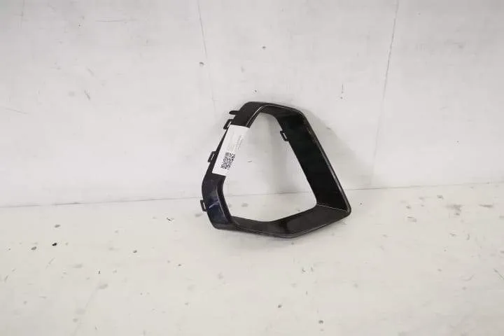 Grila Proiector Dreapta Originala In Stare Buna S-Line Audi  Q3  F3 [2