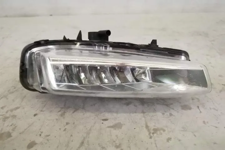 Proiector Ceata Dreapta Cu Led Original Avariat Land Rover  Range Rove - Foto 1