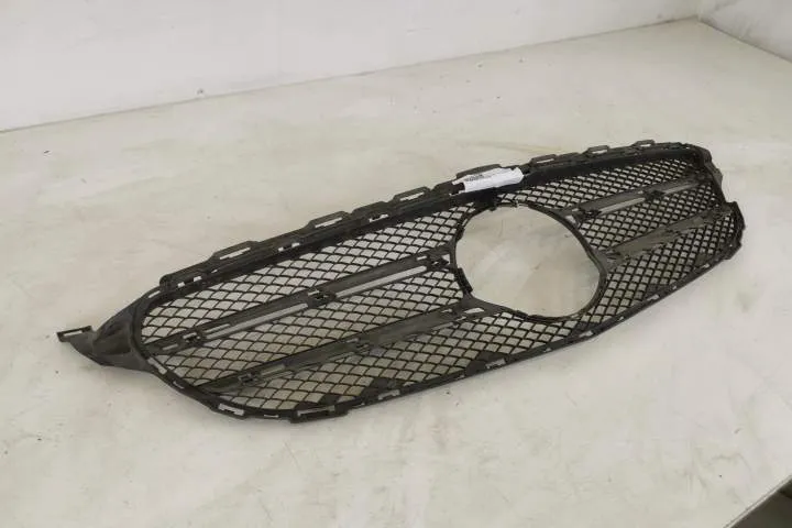 Grila Centrala Radiator Originala In Stare Buna  Mercedes-Benz  C-Clas - Foto 2