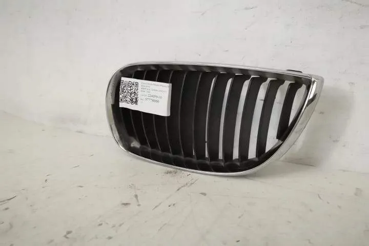 Grila Centrala Dreapta Originala In Stare Buna BMW  Seria 3  E90/E91/E - Foto 3