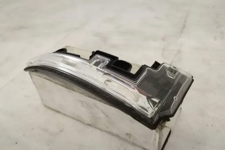 Semnalizare Oglinda Dreapta Originala In Stare Buna  Land Rover  Range - Foto 3
