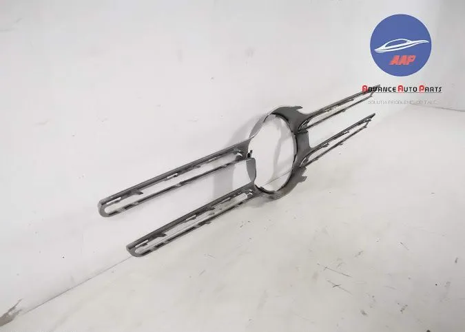 Ornament Grila Centrala originala Mercedes-Benz  GLC  1  [2015 - 2020] - Foto 4