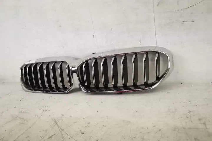Grila Centrala Cu Crom Originala In Stare Buna  BMW  Seria 5  G30 [201 - Foto 3