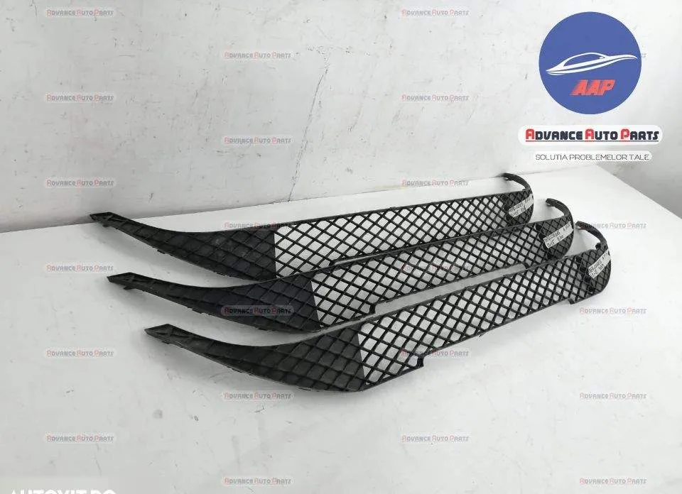 Grila centrala inferioara cod A1768850022 - originala Mercedes-Benz  A - Foto 3