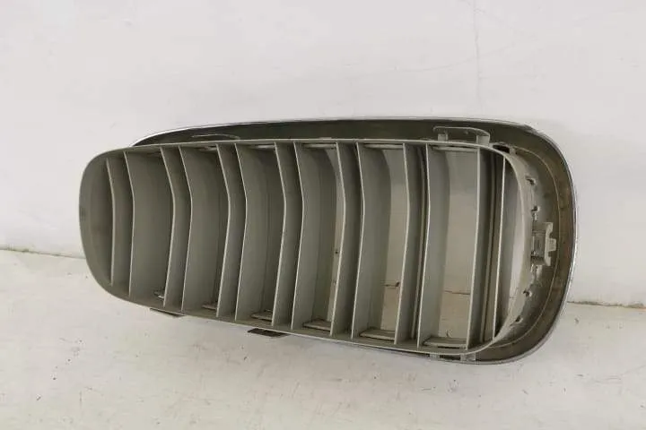 Grila Nara Stanga Originala Avariata BMW  X5  F15 [2013 - 2018] - Foto 6