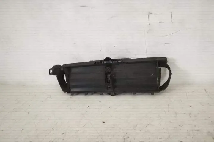 Hota Electrica Deflector Aer Original In Stare Buna BMW  Seria 5  F10 - Foto 6