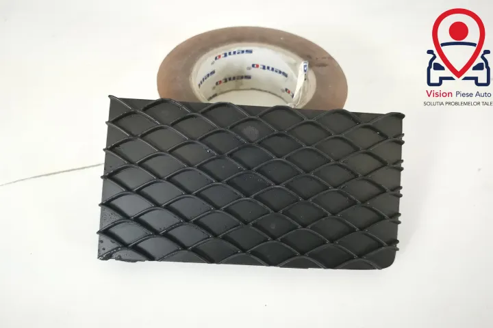 Ornament Grila Centrala Inferioara Original In Stare Buna G 63 AMG Mer