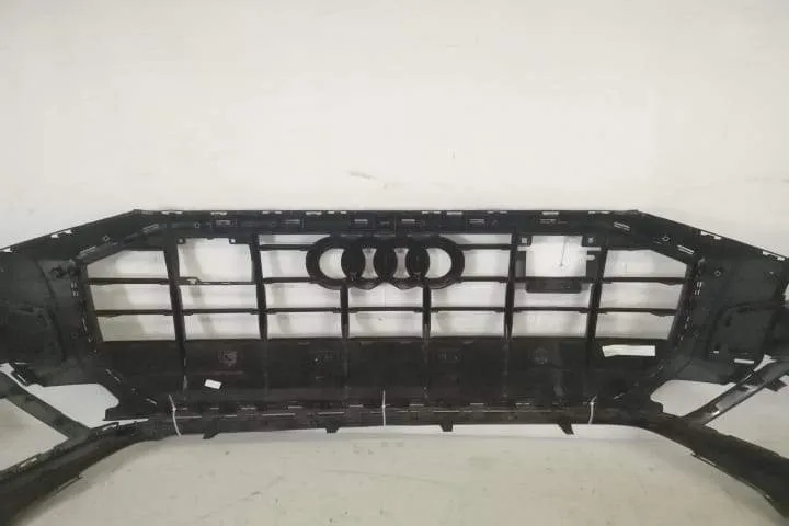 Bara Fata Originala Cu Grila Centrala Radiator In Stare Buna SQ 8 SQ8 - Foto 6