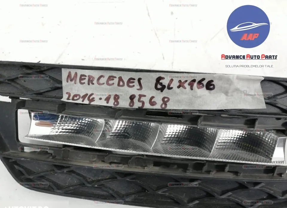 Grila proiector stanga cod A1668201456 - originala Mercedes-Benz  GL-C - Foto 5
