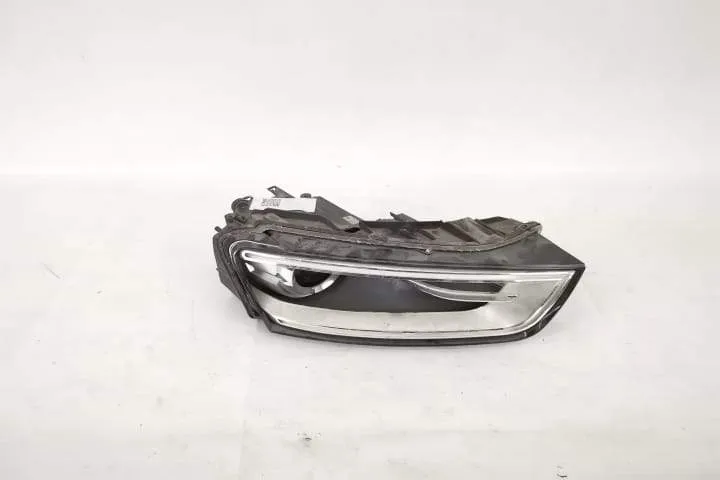 Far Dreapta Original XENON Avariat Audi  Q3  8U [2011 - 2014] - Foto 1