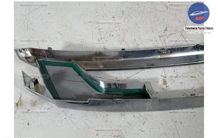 Ornament Cromat Grila Centrala originala Isuzu  D-Max  2 [2011 - 2015] - Foto 6