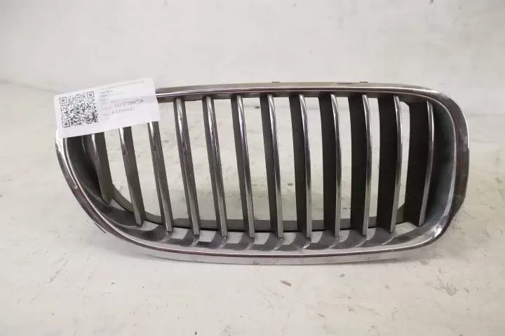 Grila Centrala Dreapta Originala In Stare Buna BMW  Seria 5  F10 [face
