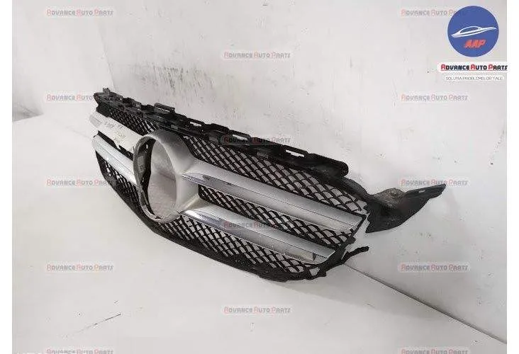 Grila Centrala Radiator originala Mercedes-Benz  C-Class  W205/S205/C2 - Foto 3