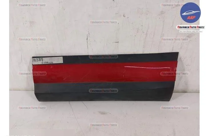 Bandou Usa Stanga Spate original Land Rover  Range Rover Evoque  L551