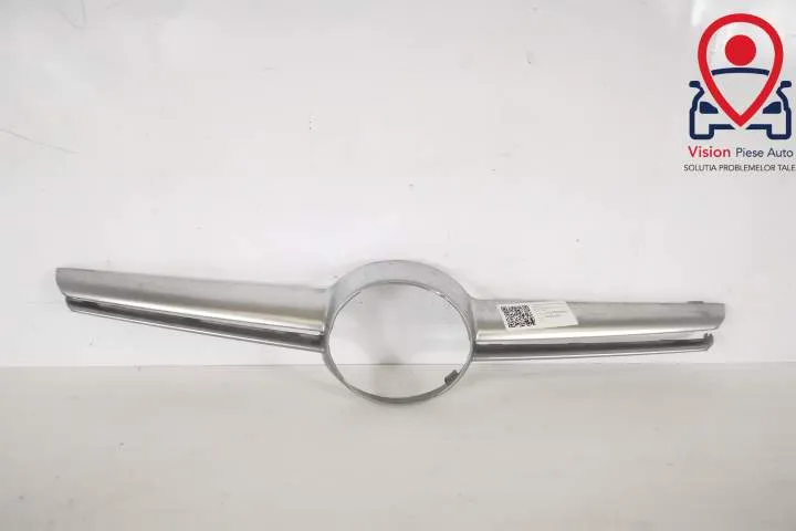 Ornament Grila Centrala Original In Stare Buna Mercedes-Benz  CLA-Clas