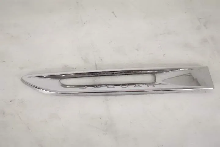Ornament Aripa Stanga Original In Stare Buna Jaguar  XF  X250 [facelif
