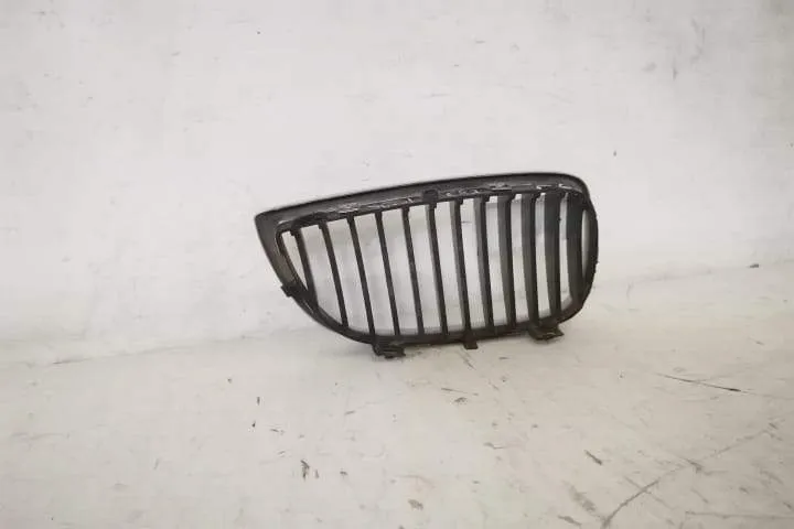 Grila Centrala Dreapta Originala In Stare Buna BMW  Seria 3  E90/E91/E - Foto 4