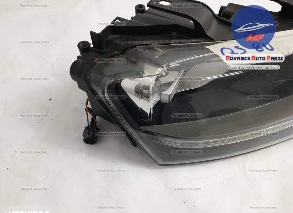 Far dreapta - halogen original in stare buna Audi  Q3  8U [2011 - 2014 - Foto 3