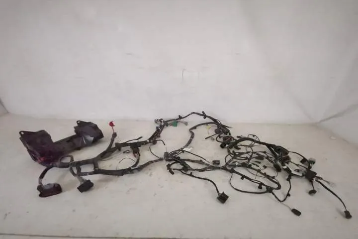 Cutie De Sigurante Originala In Stare Buna Cu Instalatie Electrica Jag