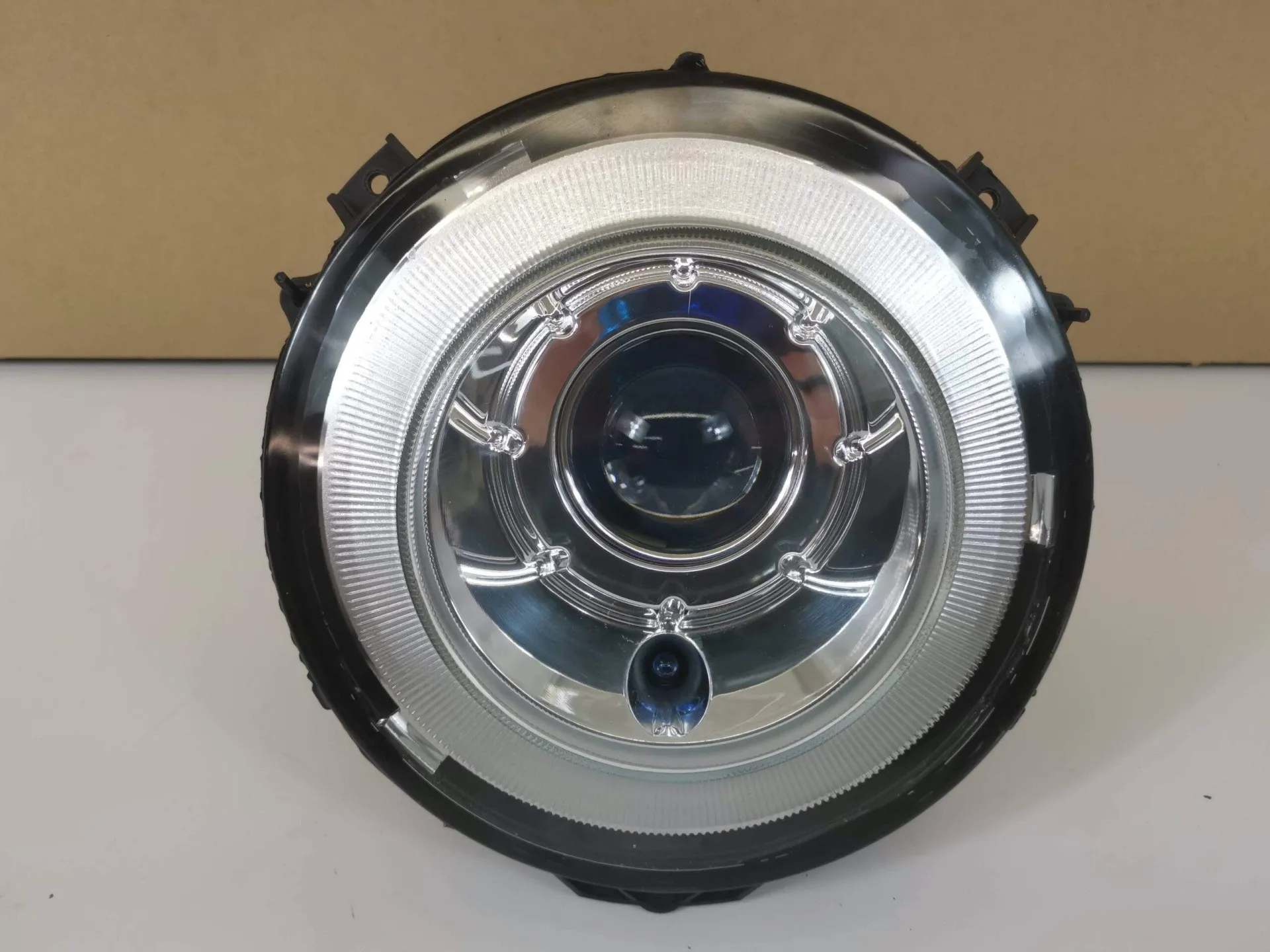Far cu Bi-Xenon Mercedes-Benz  G-Class W463 [2th facelift] 2012 2013 2