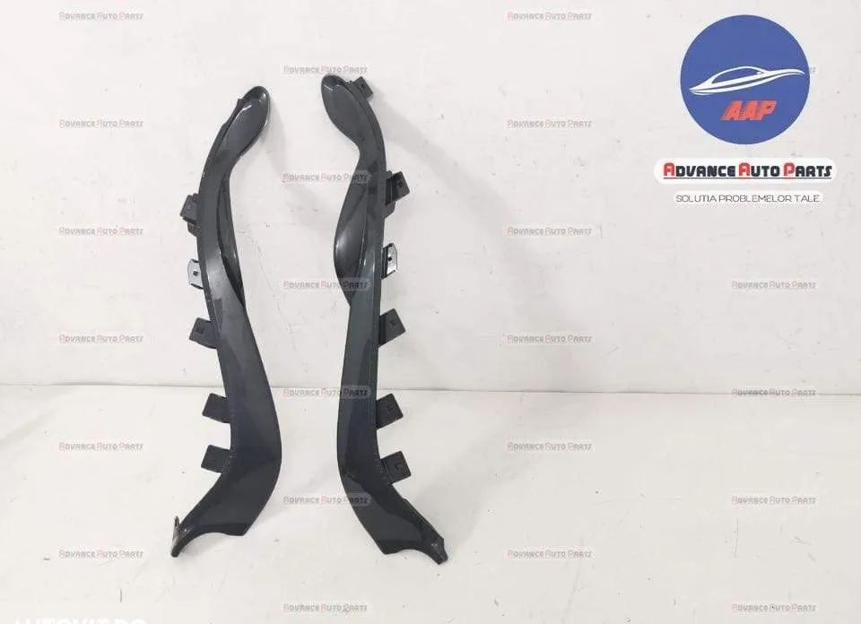 Set stanga dreapta ornamente scaun original in stare buna Audi  TT  8S - Foto 2