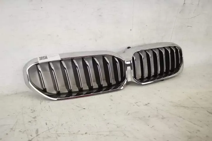 Grila Centrala Cu Crom Originala In Stare Buna  BMW  Seria 5  G30 [201 - Foto 2