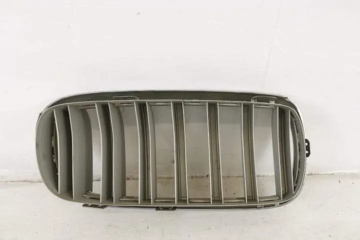 Grila Nara Stanga Originala Avariata BMW  X5  F15 [2013 - 2018] - Foto 4