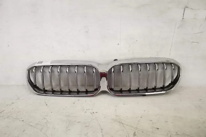 Grila Centrala Cu Crom Originala In Stare Buna  BMW  Seria 5  G30 [201