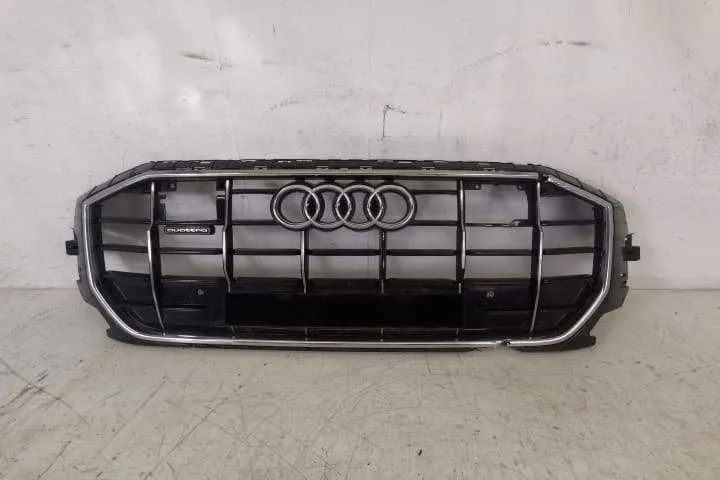 Grila Centrala Radiator Cu Distronic Senzori Originala In Stare Buna S