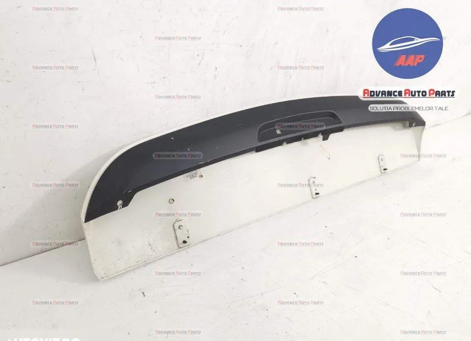 Spoiler superior original in stare buna Land Rover  Range Rover Sport