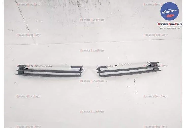 Grila Inferioara Bara Fata Stanga Dreapta original Vogue Land Rover  R